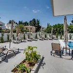 Adolina Apartments By Ezoria Villas