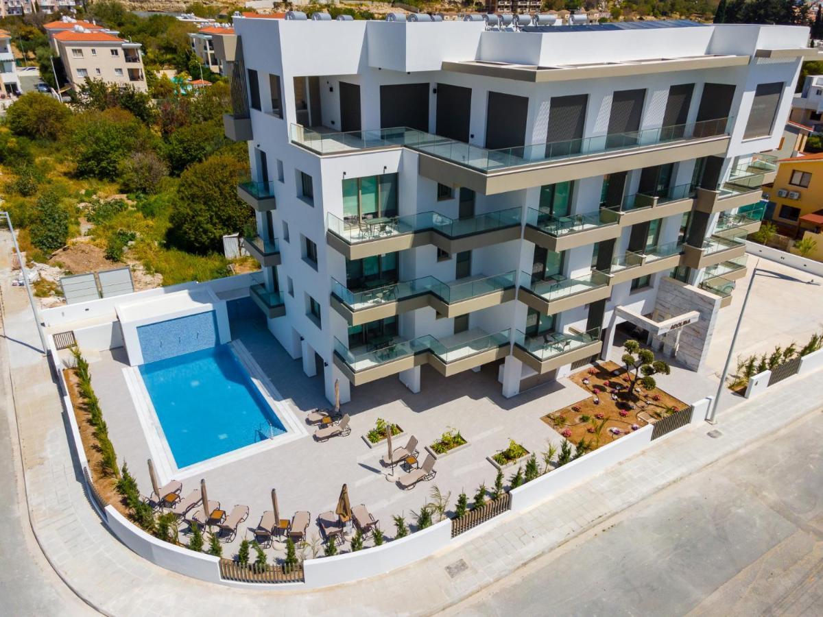 Adolina By Ezoria Appartement Paphos