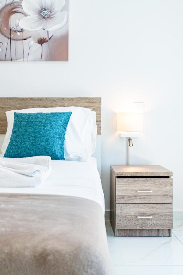 Apartment Adolina By Ezoria Paphos